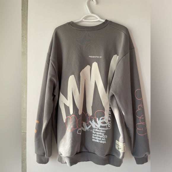 Size XL - Picture 1 of 2